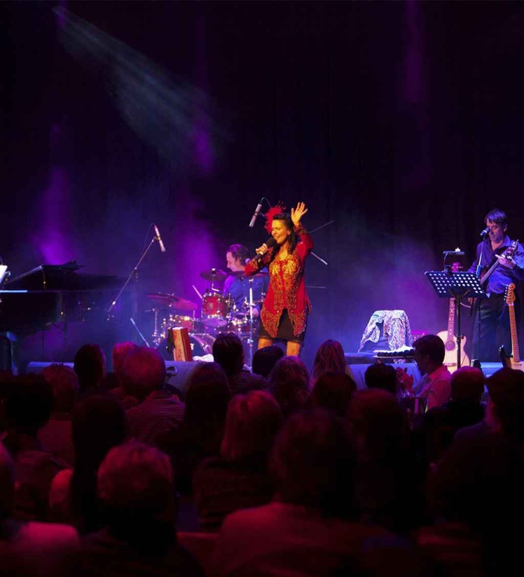 Riverlinks presents Kelly Auty Backwards in High Heels - An Afternoon Delight